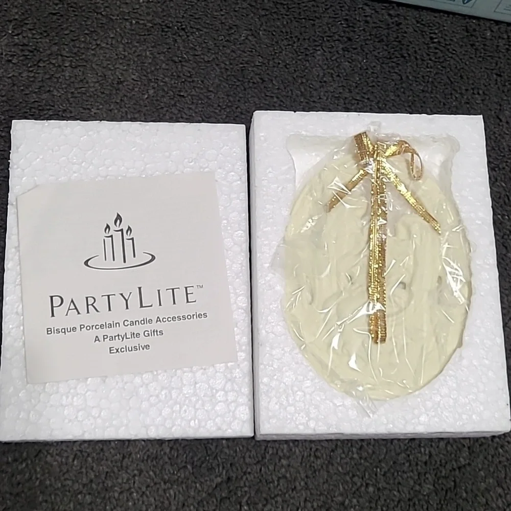 PartyLite 2003 VINTAGE ANGEL‎ OF LOVE ORNAMENT IN BOX
